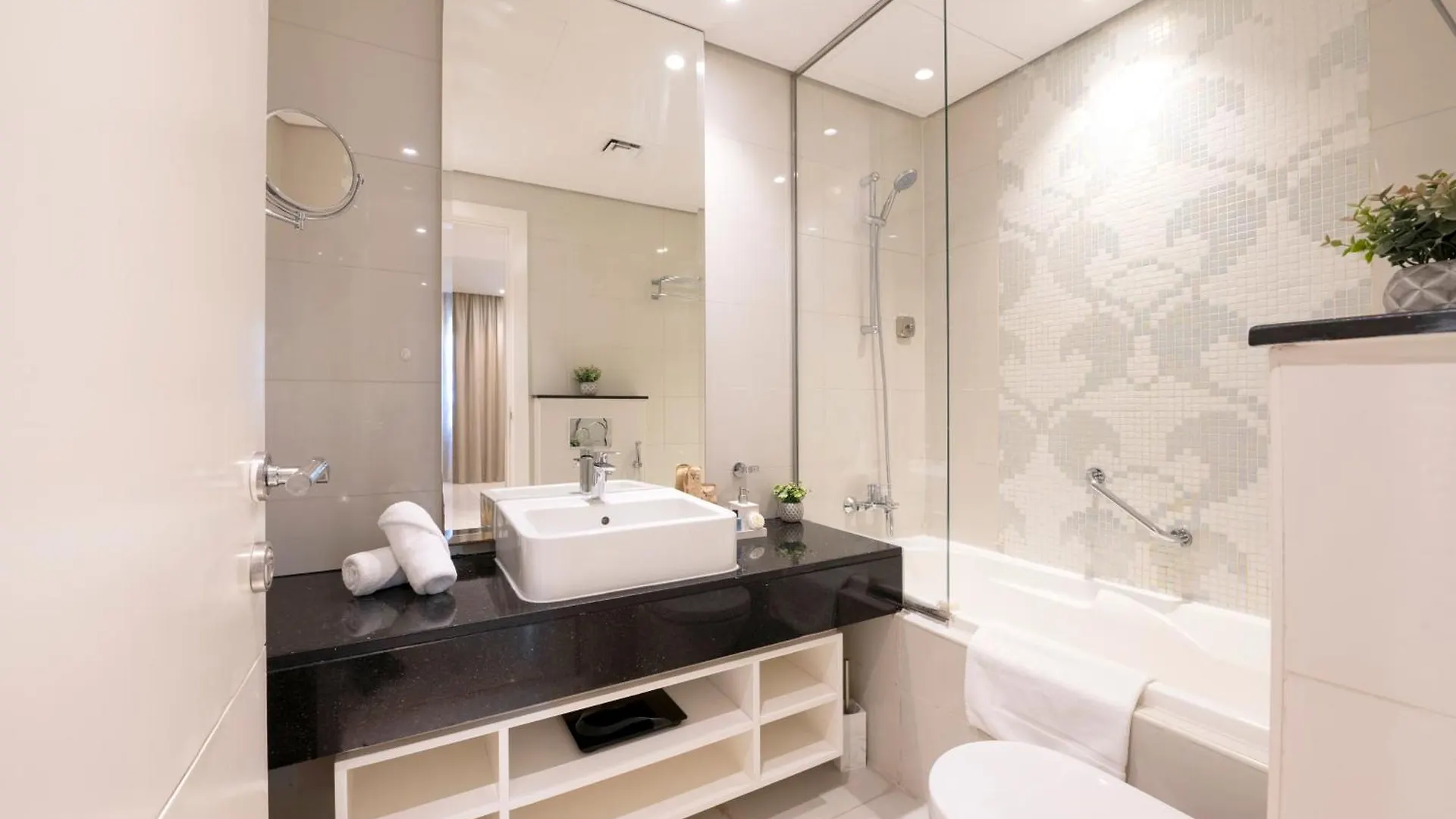 Damac Canal Views Residences Dubai Aparthotel