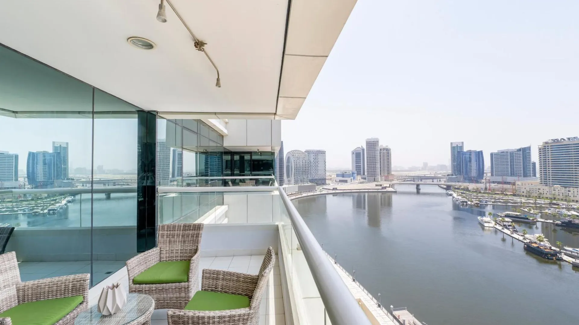 Aparthotel Damac Canal Views Residences Dubai
