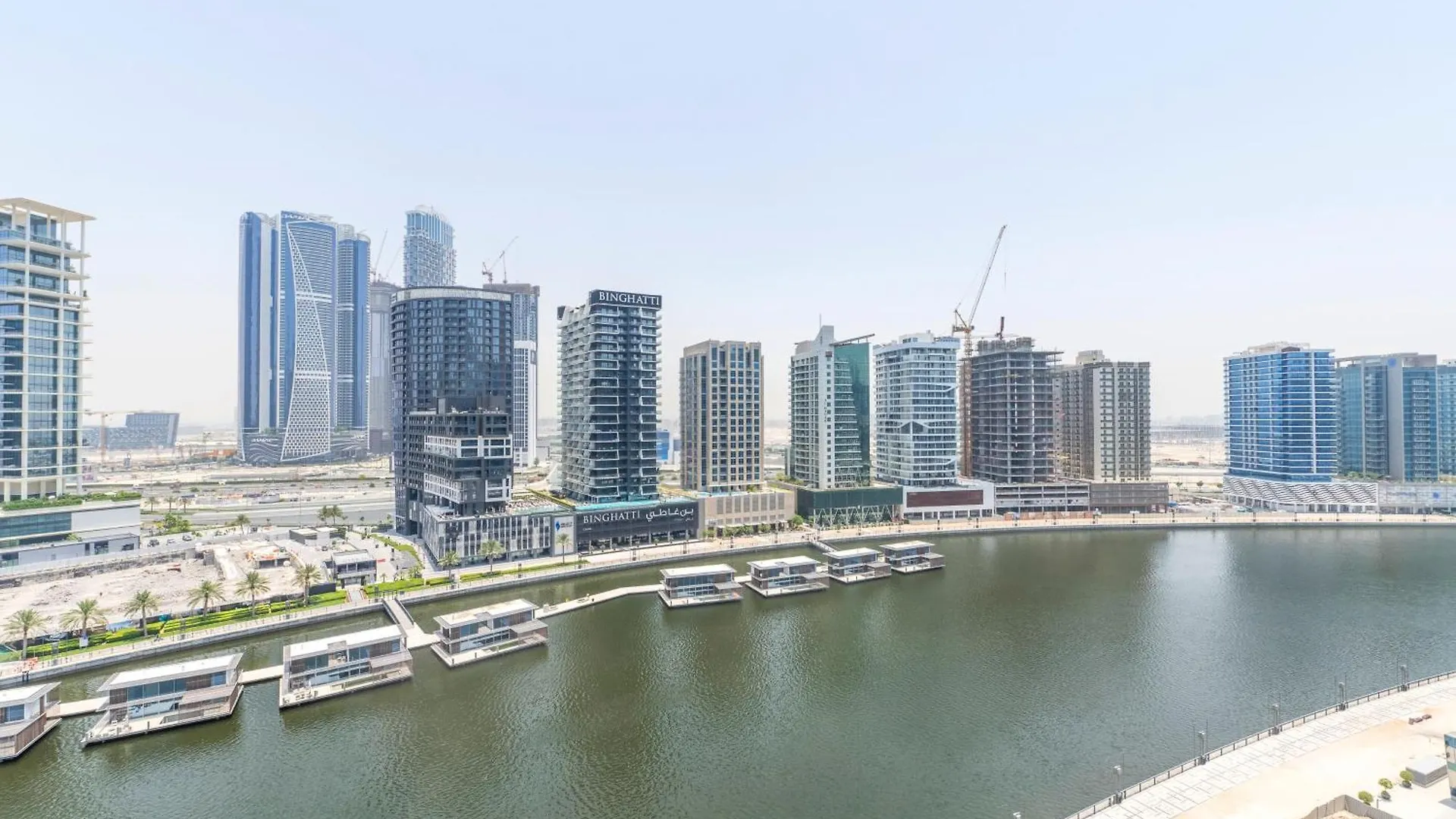 ***** Aparthotel Damac Canal Views Residences Dubai United Arab Emirates