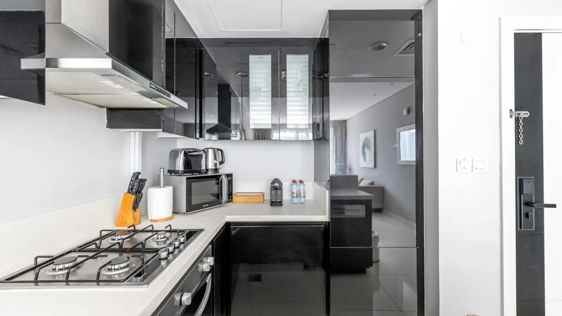 ***** Aparthotel Damac Canal Views Residences Dubai United Arab Emirates