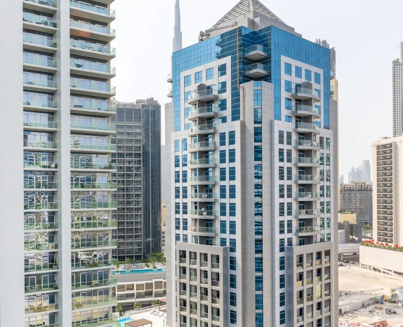 Damac Canal Views Residences Dubai 5*,